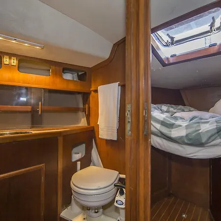 Sailboat Exclusive Experience Botel